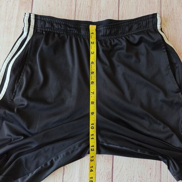 Pair of Adidas triple stripe training shorts sz S - Picture 12 of 13
